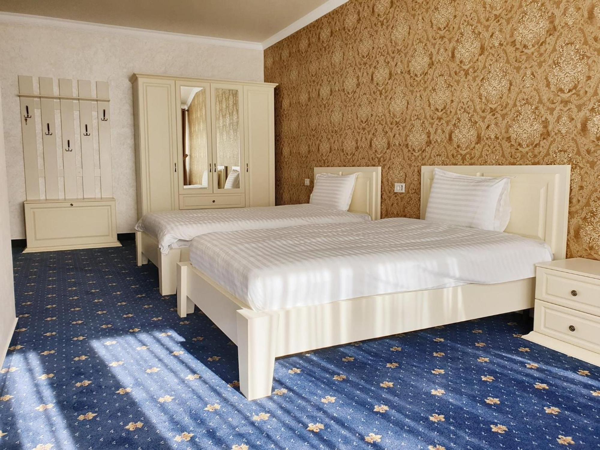 Hotel Bacsoridana Tecuci Esterno foto