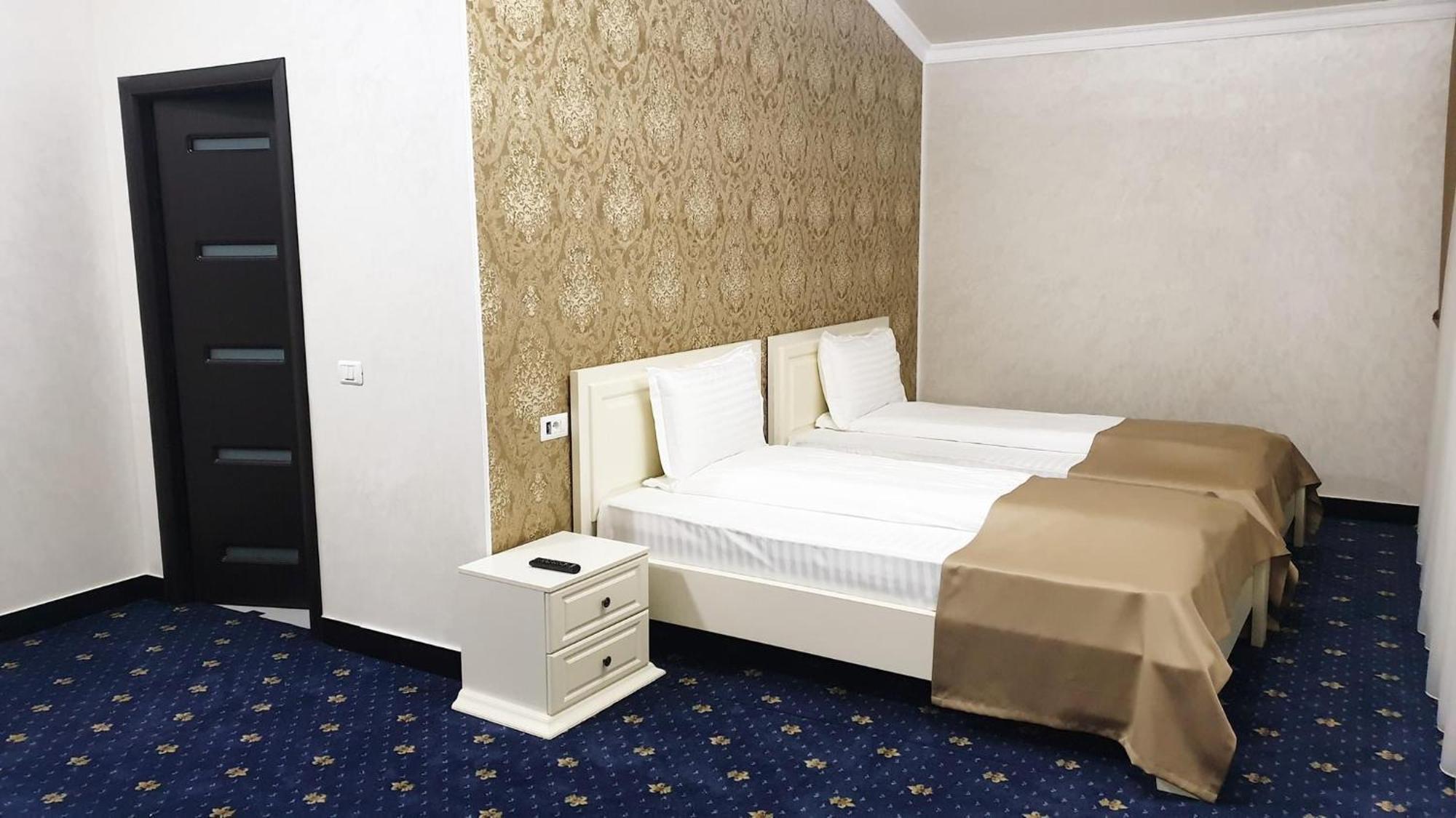 Hotel Bacsoridana Tecuci Esterno foto